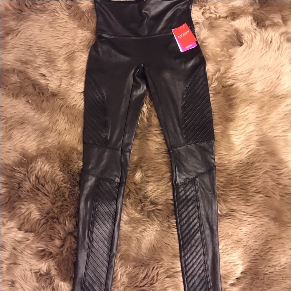 SPANX MOTOR LEGGINGS